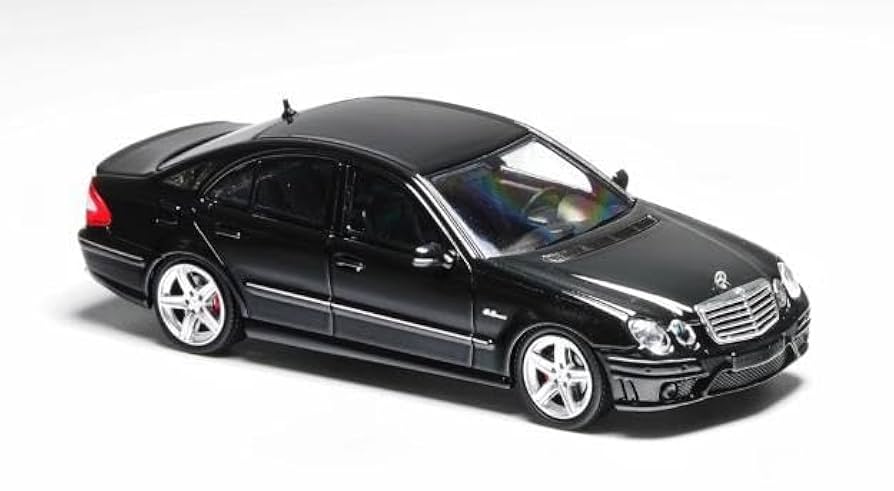 メルセデス ベンツ C63 & E63 1/64 ミニカー 黒 2台 メルセデス ベンツ C63 & E63 1/64 ミニカー 黒 2台 メルセデス
